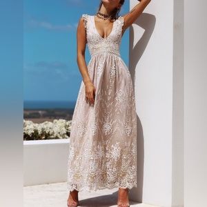 Hello Molly “Gold on the ceiling maxi dress” in Champagne size Small